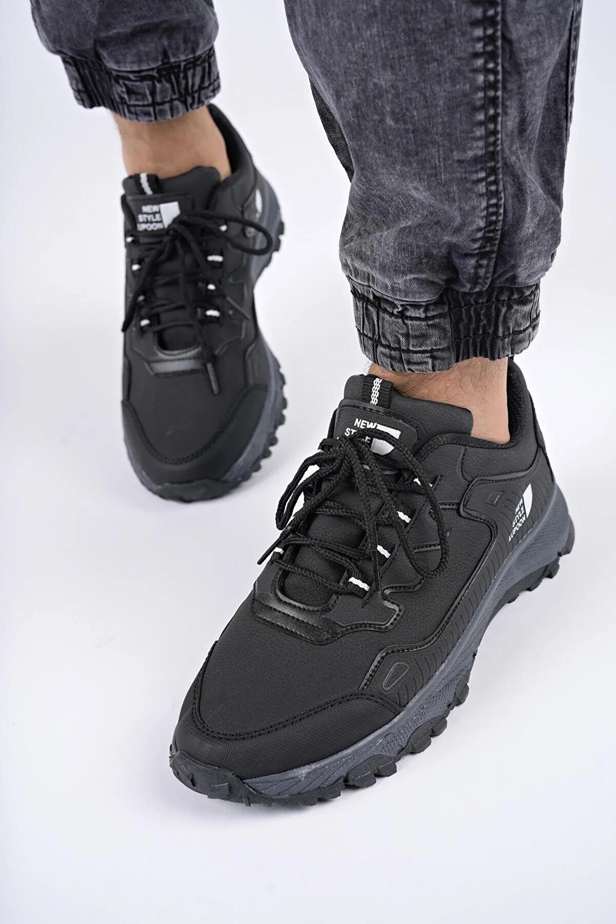 - Climbing pet constant temperature heating padMuggo Men's Full Black Guaranteed Winter Trekking Outdoor Sneaker Shoes